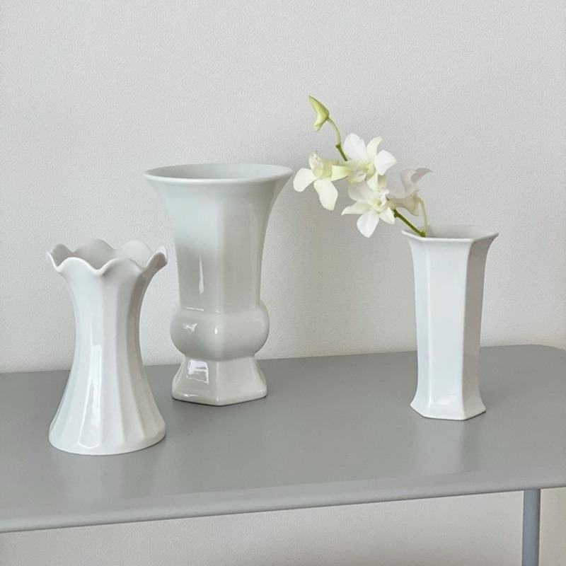 white porcelain flower vase (3 types)